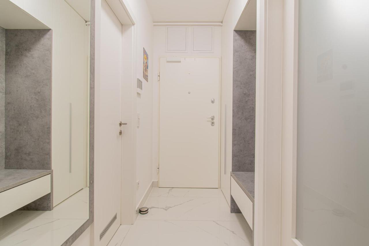 Flexible Selfcheckins 42 - Zagreb - Luxury - Garage Parking - Loggia - Brand New Apartment Exterior photo