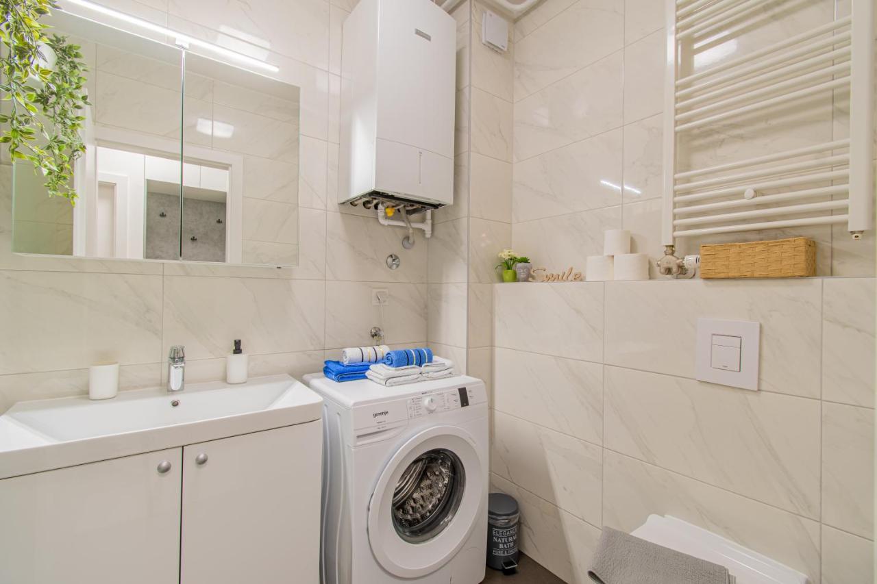 Flexible Selfcheckins 42 - Zagreb - Luxury - Garage Parking - Loggia - Brand New Apartment Exterior photo