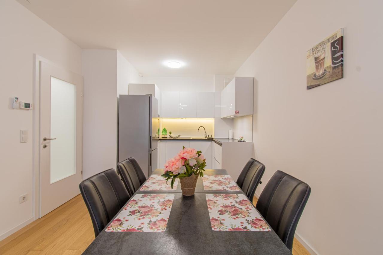 Flexible Selfcheckins 42 - Zagreb - Luxury - Garage Parking - Loggia - Brand New Apartment Exterior photo